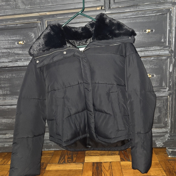Abercrombie & Fitch Black Mini Puffer Jacket Size Medium - Picture 1 of 6